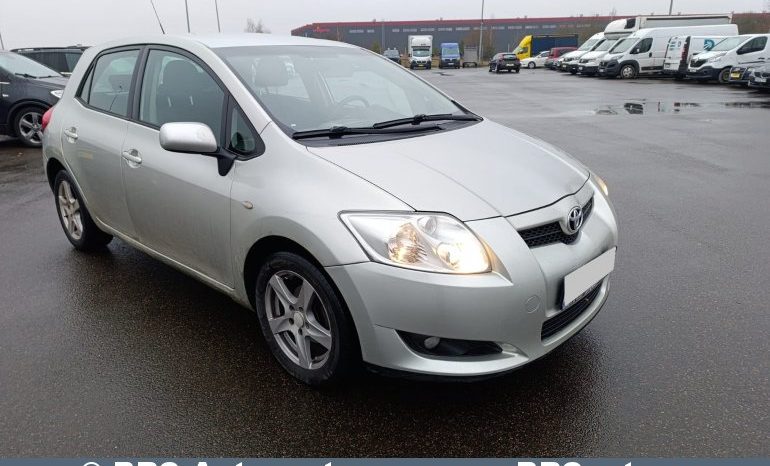 Toyota Auris 1.4 D-4D 2008 full