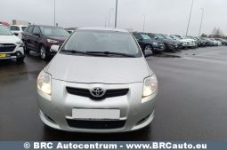 Toyota Auris 1.4 D-4D 2008 full
