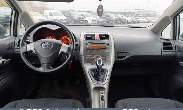 Toyota Auris 1.4 D-4D 2008 full