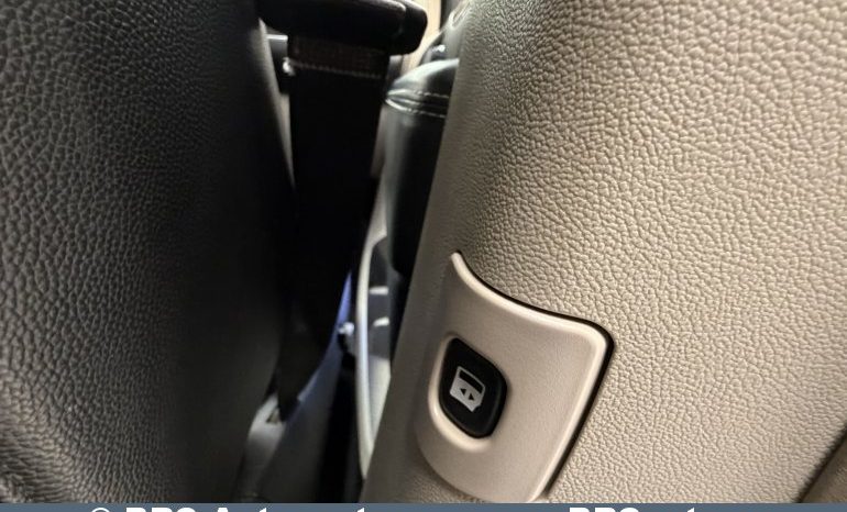 Lancia Voyager 2.8 CRD Silver Automatas 2013 full