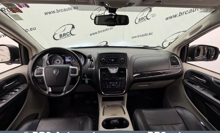 Lancia Voyager 2.8 CRD Silver Automatas 2013 full