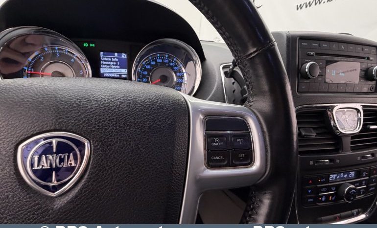 Lancia Voyager 2.8 CRD Silver Automatas 2013 full