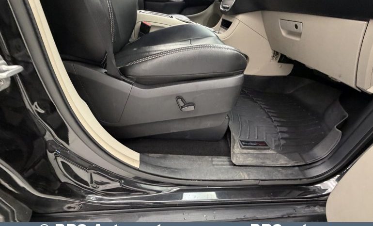 Lancia Voyager 2.8 CRD Silver Automatas 2013 full