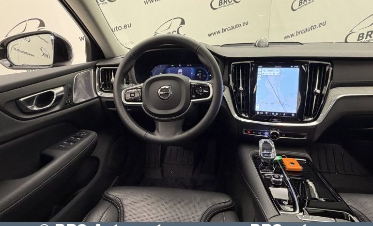 Volvo V60 Plug-in AWD T8 Twin Engine 2025 full