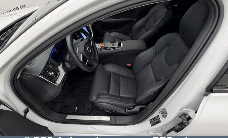 Volvo V60 Plug-in AWD T8 Twin Engine 2025 full