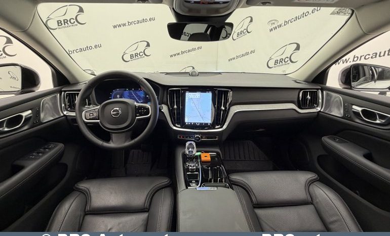 Volvo V60 Plug-in AWD T8 Twin Engine 2025 full