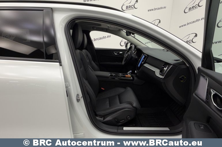 Volvo V60 Plug-in AWD T8 Twin Engine 2025