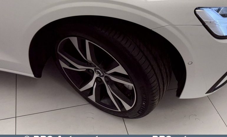 Volvo V60 Plug-in AWD T8 Twin Engine 2025 full