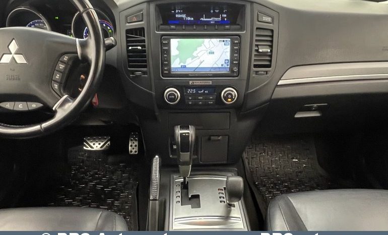 Mitsubishi Pajero 3.2 DI-D Automatas 2011 full