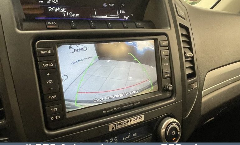 Mitsubishi Pajero 3.2 DI-D Automatas 2011 full