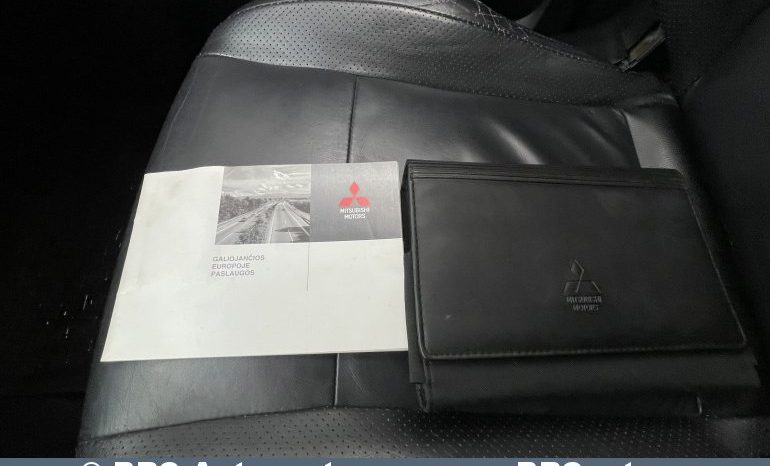 Mitsubishi Pajero 3.2 DI-D Automatas 2011 full