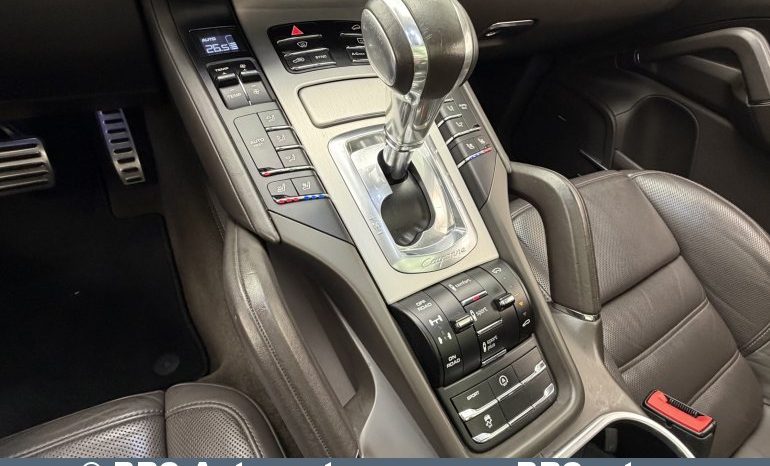 Porsche Cayenne Turbo V8 Automatas 2015 full