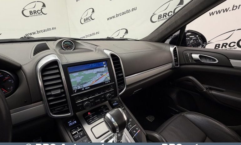 Porsche Cayenne Turbo V8 Automatas 2015 full