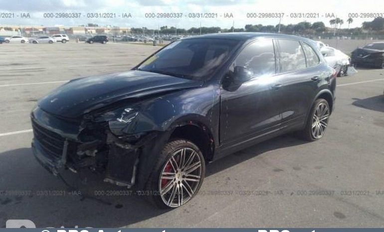 Porsche Cayenne Turbo V8 Automatas 2015 full