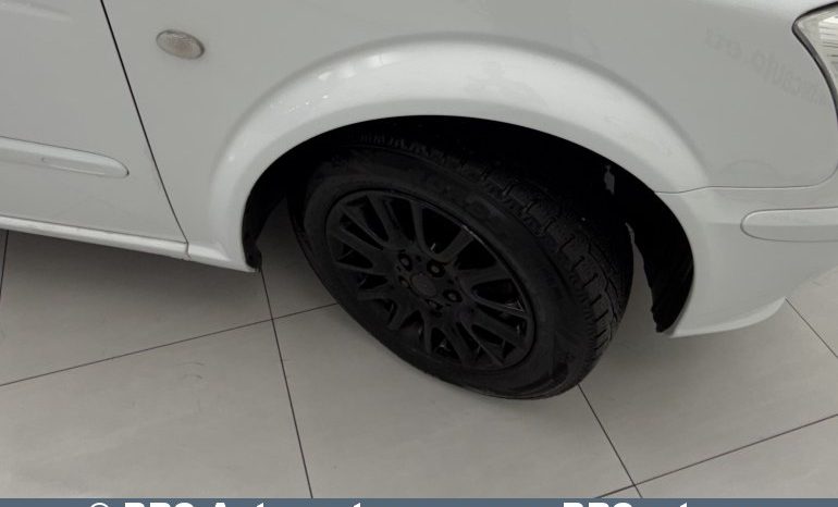 Mercedes-Benz Vito CDI 113 2011 full
