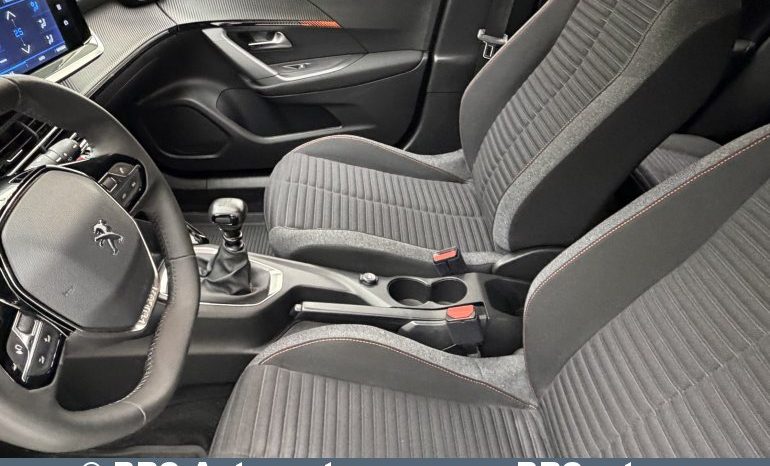 Peugeot 2008 1.2 PureTech 2023 full