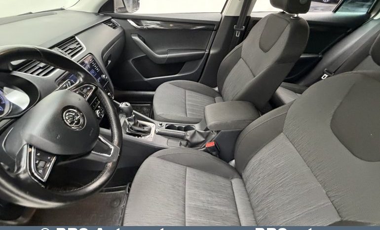 Skoda Octavia Combi 2.0TDI Automatas 2018 full