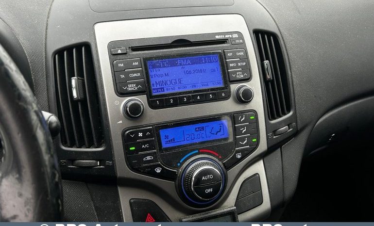 Hyundai i30 1.4i 2011 full