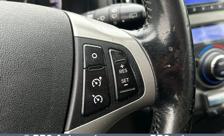 Hyundai i30 1.4i 2011 full