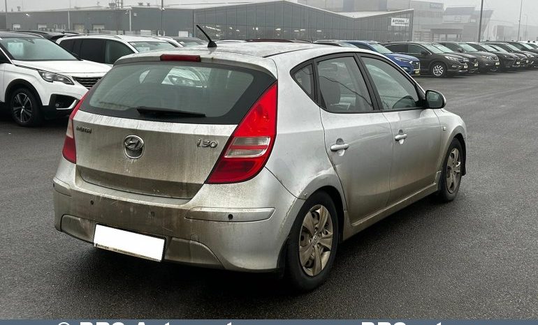 Hyundai i30 1.4i 2011 full