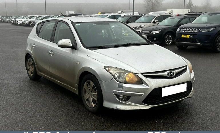 Hyundai i30 1.4i 2011 full