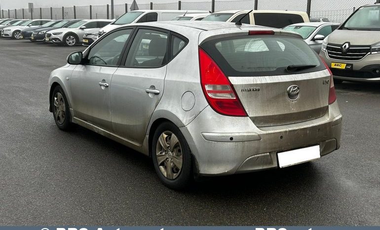 Hyundai i30 1.4i 2011 full