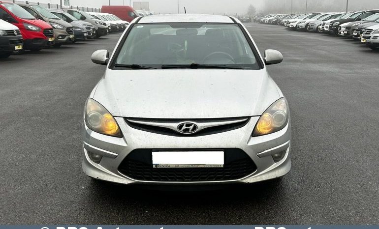 Hyundai i30 1.4i 2011 full