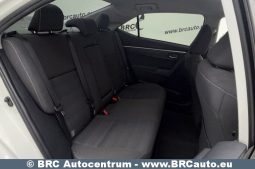 Toyota Corolla Sedan 1.6i Valvematic 2018 full