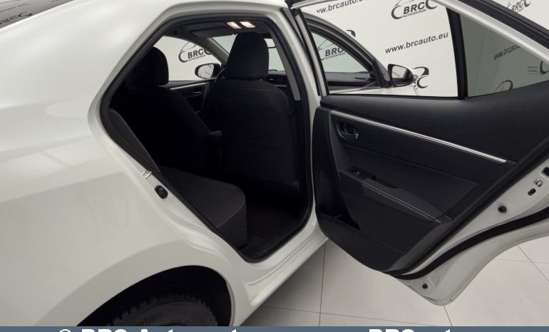 Toyota Corolla Sedan 1.6i Valvematic 2018 full