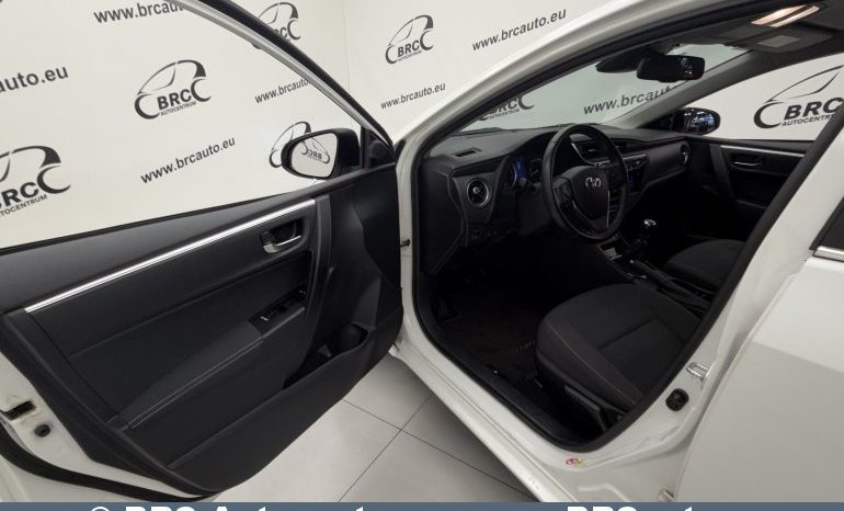 Toyota Corolla Sedan 1.6i Valvematic 2018 full