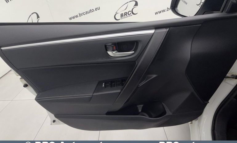 Toyota Corolla Sedan 1.6i Valvematic 2018 full
