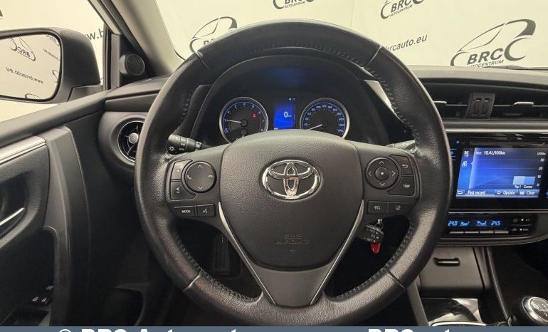 Toyota Corolla Sedan 1.6i Valvematic 2018 full