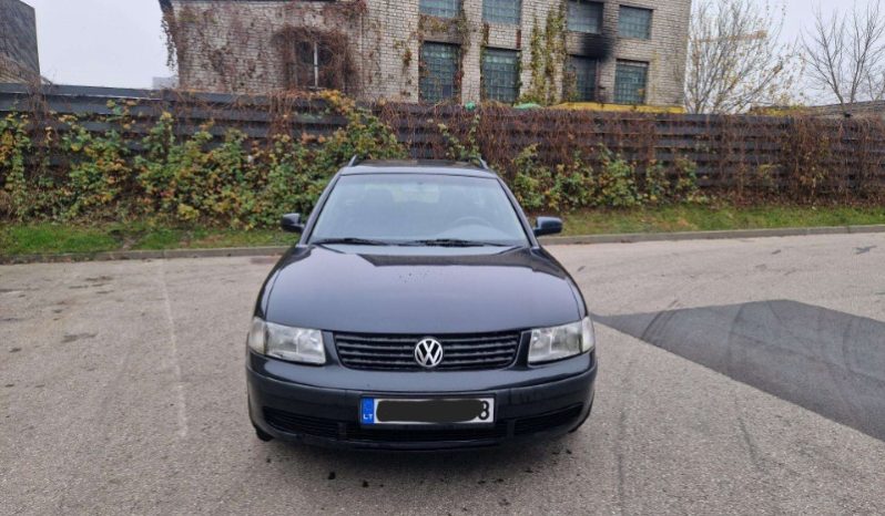 Volkswagen Passat 1999 full