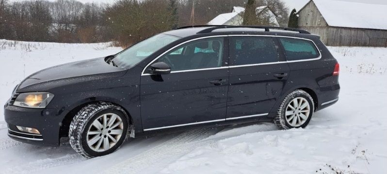 Volkswagen Passat 2011 full