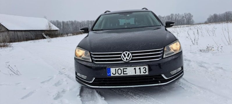 Volkswagen Passat 2011 full