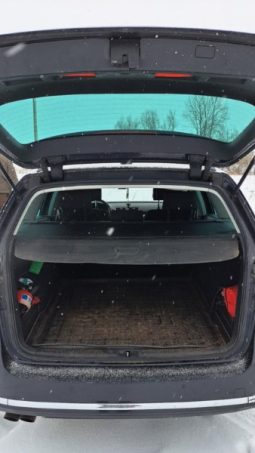 Volkswagen Passat 2011 full