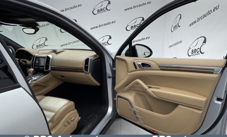 Porsche Cayenne 3.0d V6 4WD Automatas 2015 full