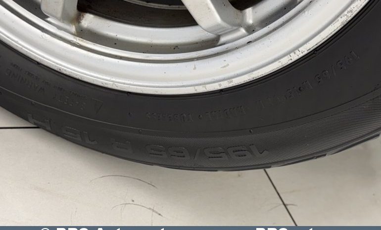 Toyota Prius Hybrid B/D Automatas 2012 full