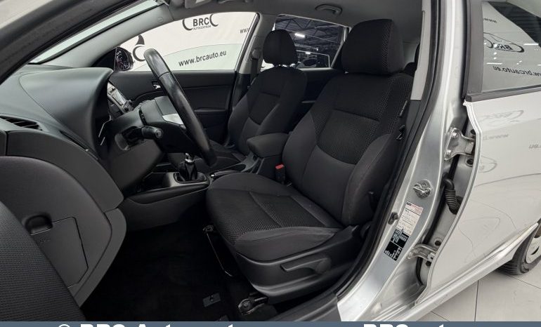 Hyundai i30 1.6 CRDi 2012 full