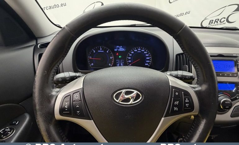 Hyundai i30 1.6 CRDi 2012 full