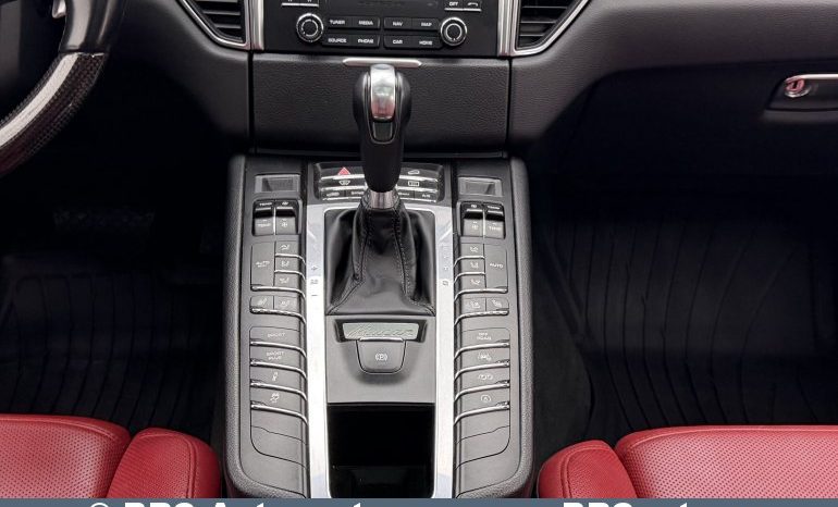 Porsche Macan Turbo Automatas 2017 full