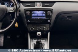 Skoda Octavia 1.6 TDI Combi 2019 full