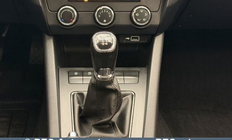 Skoda Octavia 1.6 TDI Combi 2019 full