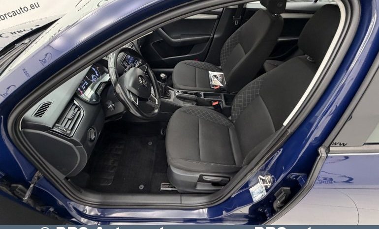 Skoda Octavia 1.6 TDI Combi 2019 full