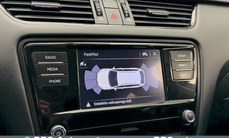 Skoda Octavia 1.6 TDI Combi 2019 full