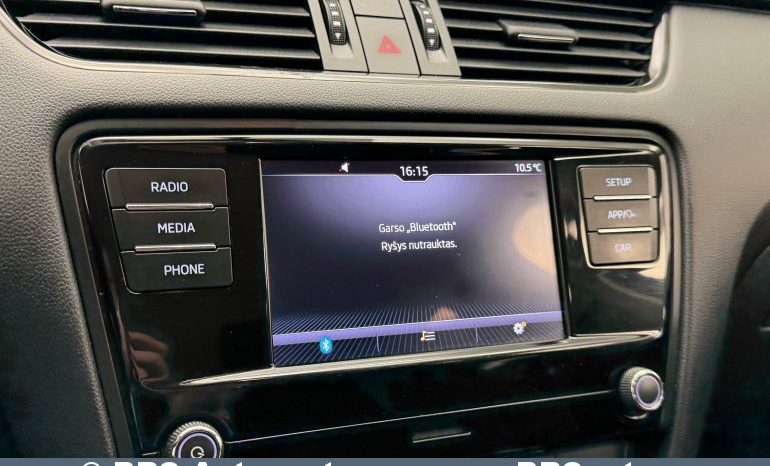 Skoda Octavia 1.6 TDI Combi 2019 full