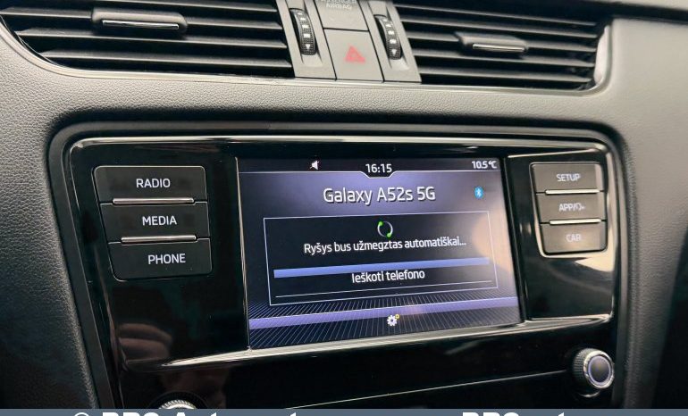 Skoda Octavia 1.6 TDI Combi 2019 full