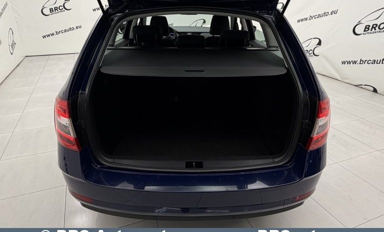 Skoda Octavia 1.6 TDI Combi 2019 full