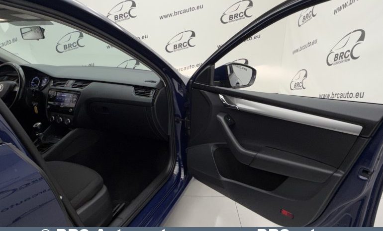 Skoda Octavia 1.6 TDI Combi 2019 full