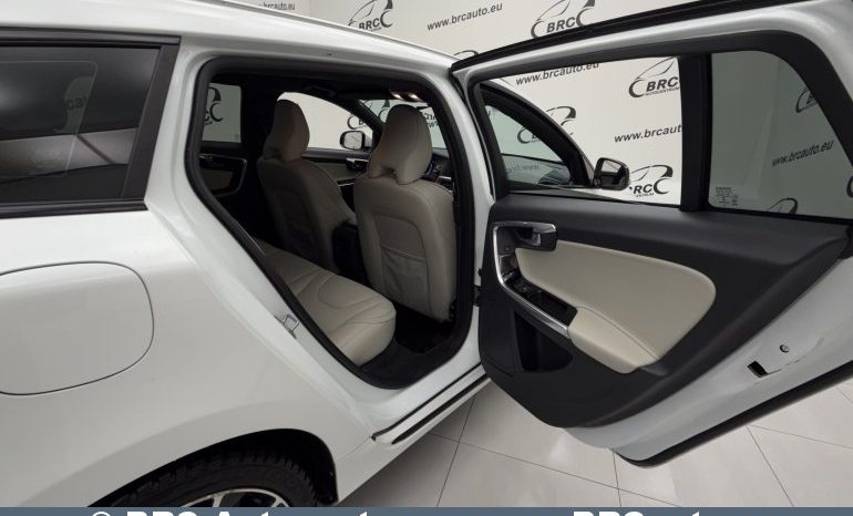 Volvo V60 D6 Twin Engine AWD Summum Automatas 2015 full